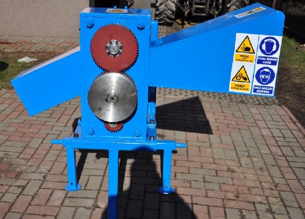 Rębak 10cm Rebaki Do Gałęzi Odpadów Tartacznych Rebak Na Traktor  3