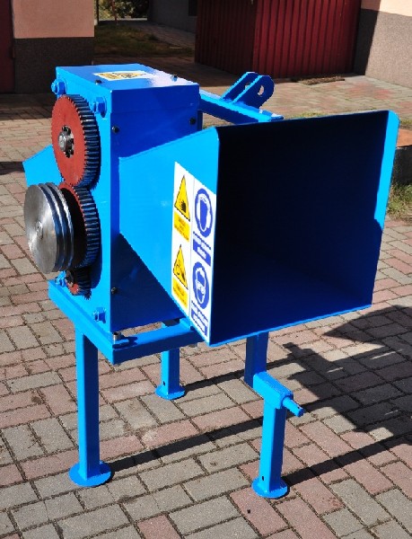 Rębak 10cm Rebaki Do Gałęzi Odpadów Tartacznych Rebak Na Traktor  4