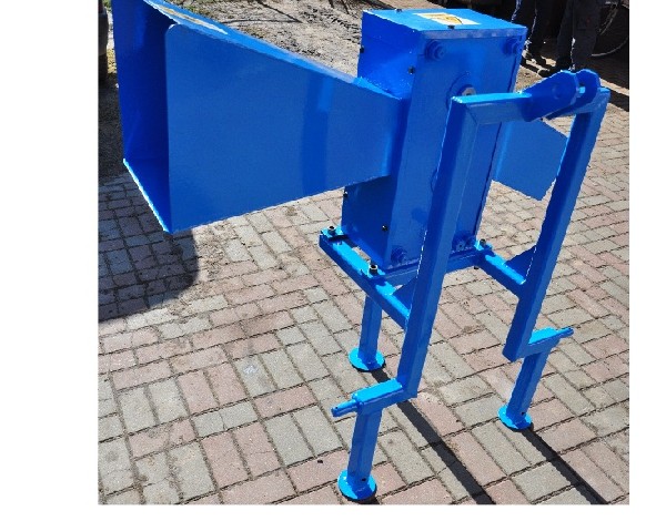 Rębak 10cm Rebaki Do Gałęzi Odpadów Tartacznych Rebak Na Traktor  5